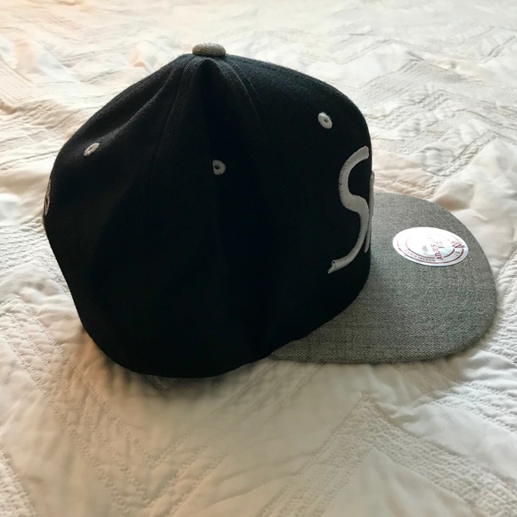 🏀 Mitchell & Ness San Antonio Spurs Snapback Hat - Picture 2 of 5